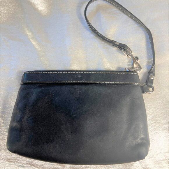 Coach Leather Wristlet - GUC - Picture 2 of 8